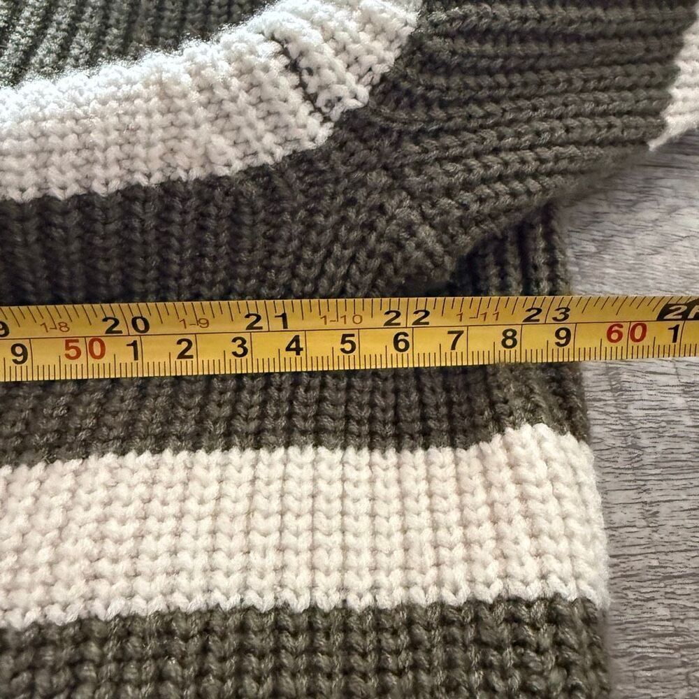 Ava & Viv Olive Green and White Striped V-Neck Sweater XXL - Picture 6 of 7